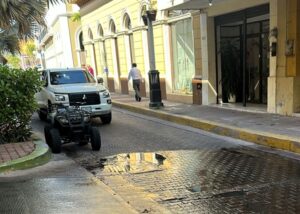 Jumapam trabaja en derrame de aguas residuales en Mazatlán, Sinaloa