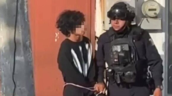 Vinculan a proceso a adolescente señalado del asesinato de dos maestras en Michoacán