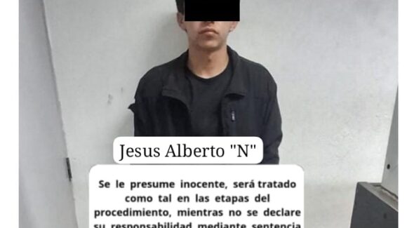 Iban sin placas y sin casco; fueron detenidos por esa infracción, y luego por reporte de robo en Mazatlán, Sinaloa