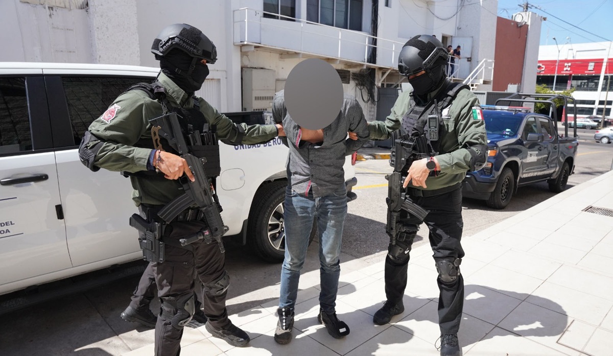 Detenido con vehículo con reporte de robo en Culiacán