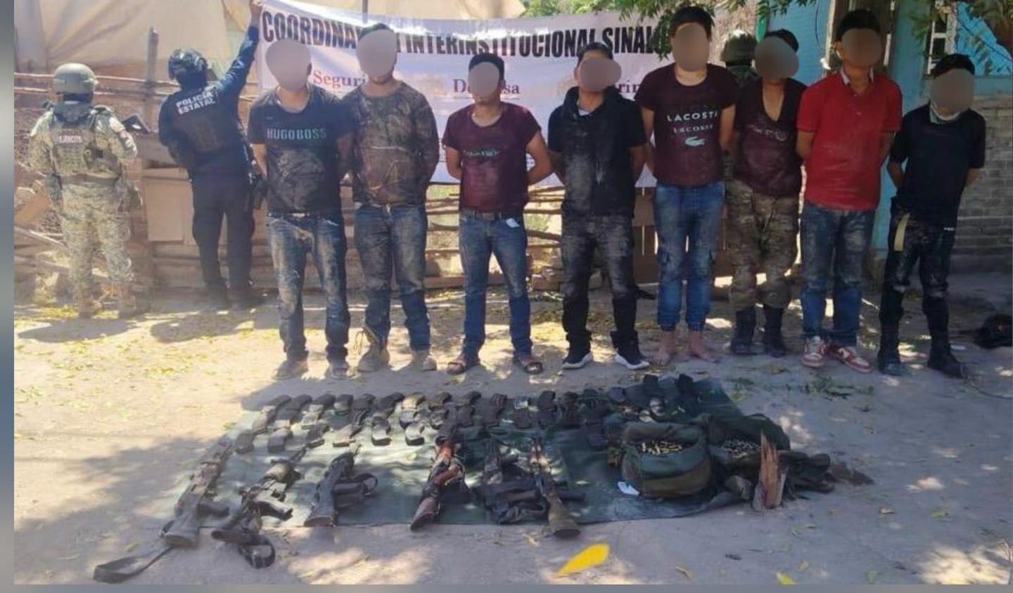 Detenidos y armamento asegurado en Escuinapa, Sinaloa