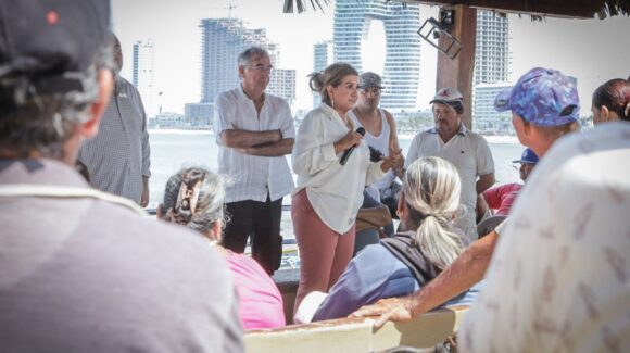 Diputada Tere Guerra se reúne con pescadores de Mazatlán; buscará atender crisis pesquera