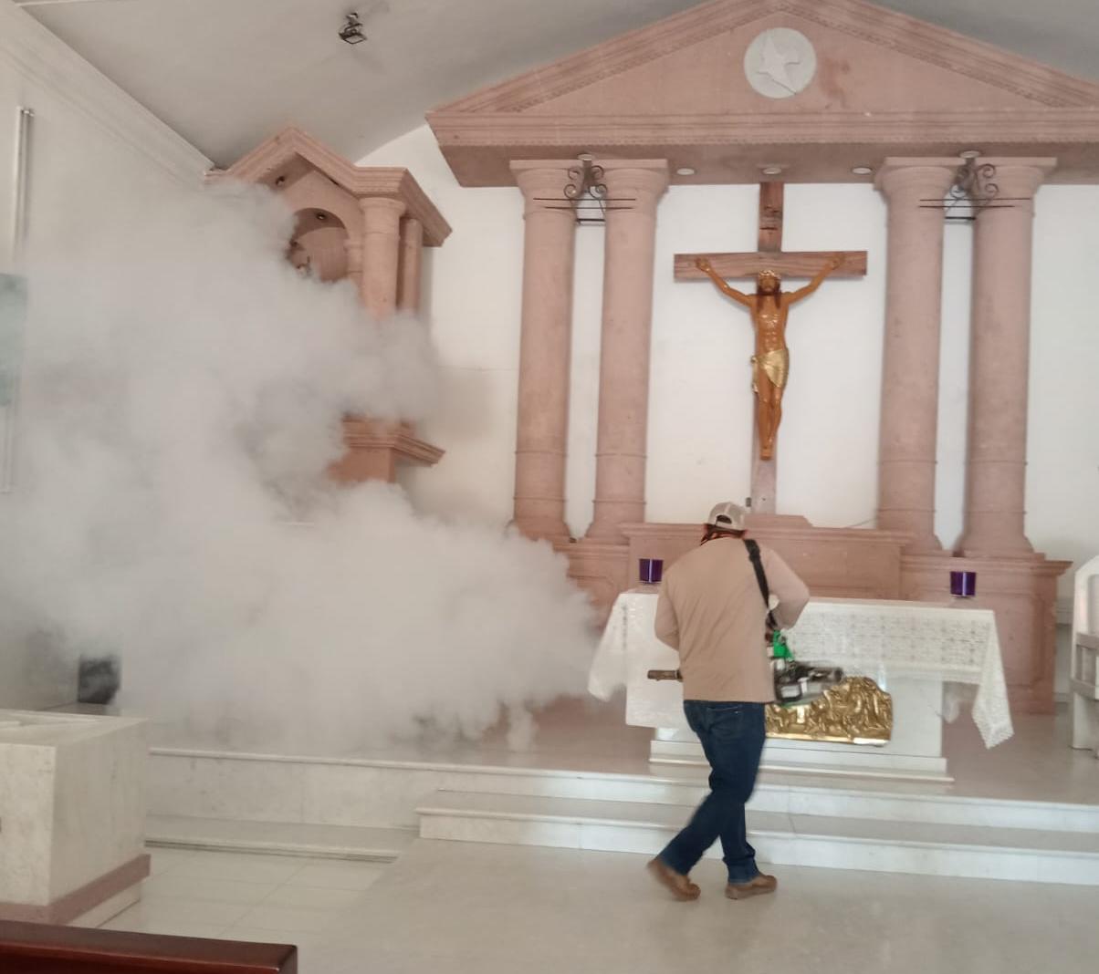 diversos espacios recreativos de salvador alvarado estan siendo fumigados por la autoridad