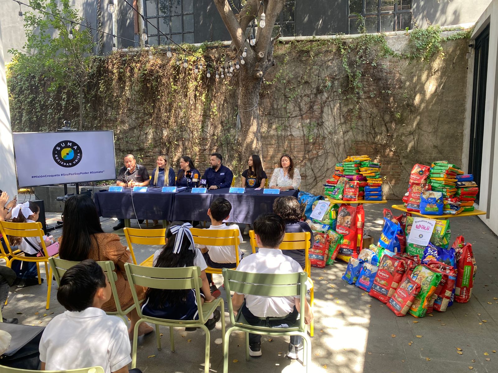 Fundaciones Balto y Togo y Laika reciben donativo de alimento para sus animalitos