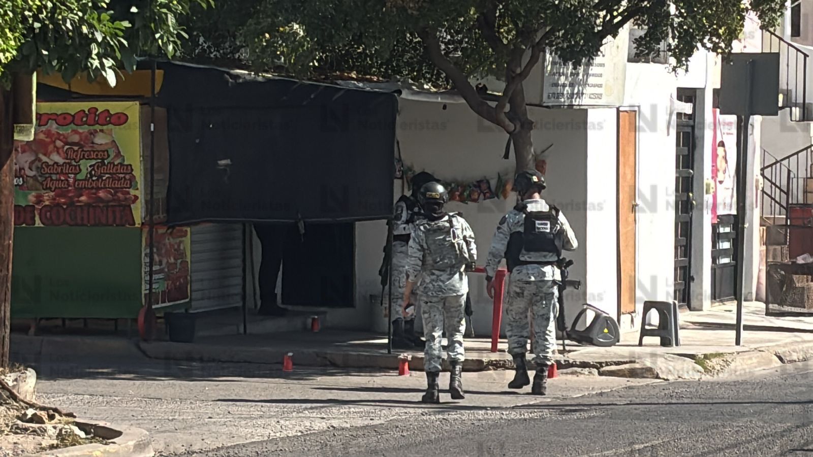 Elementos de la Guardia Nacional resguardan escena del crimen en Tierra Blanca