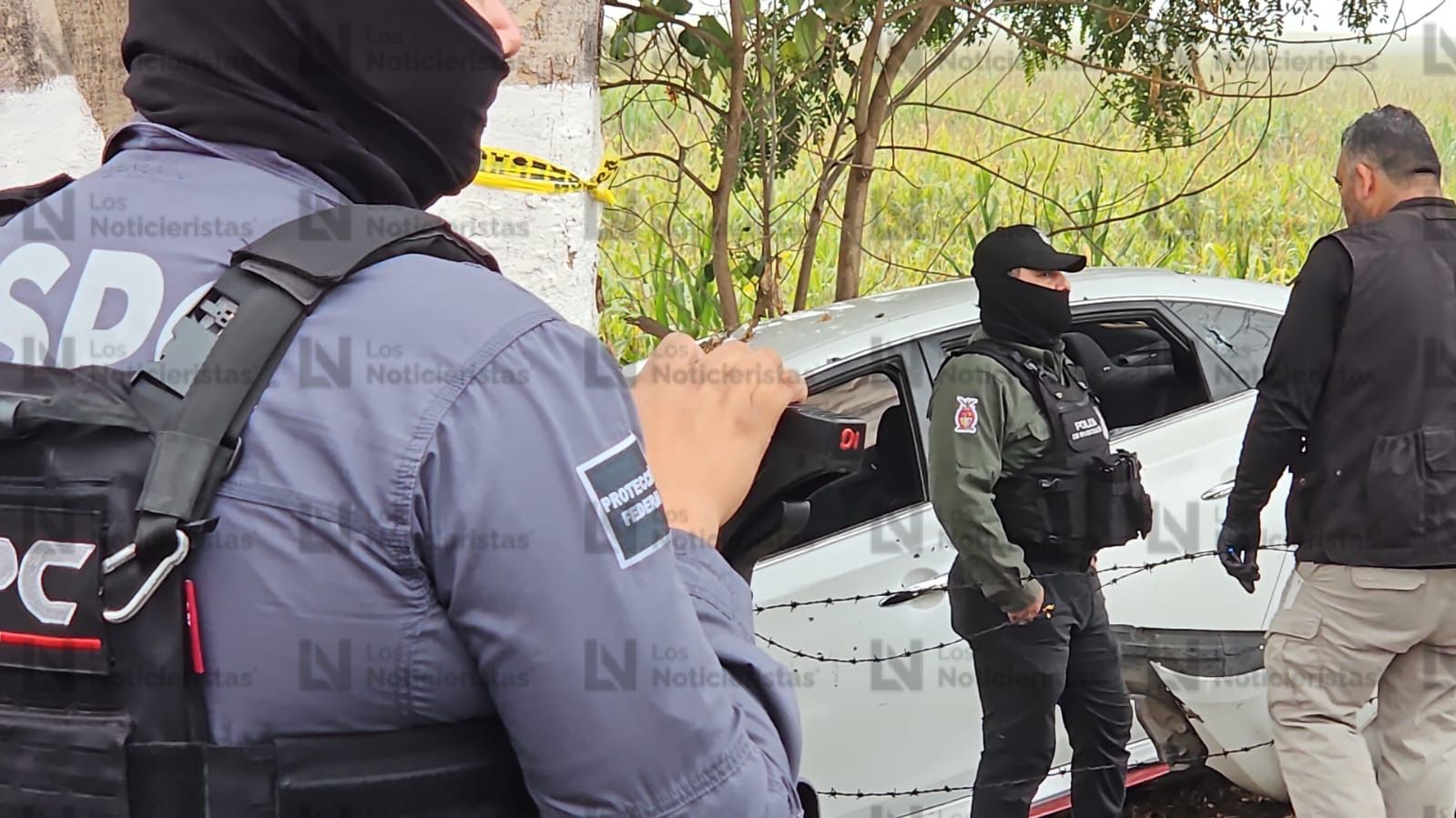 Ejecutan a dos hombres a bordo de un vehículo compacto en La Costera de Culiacán