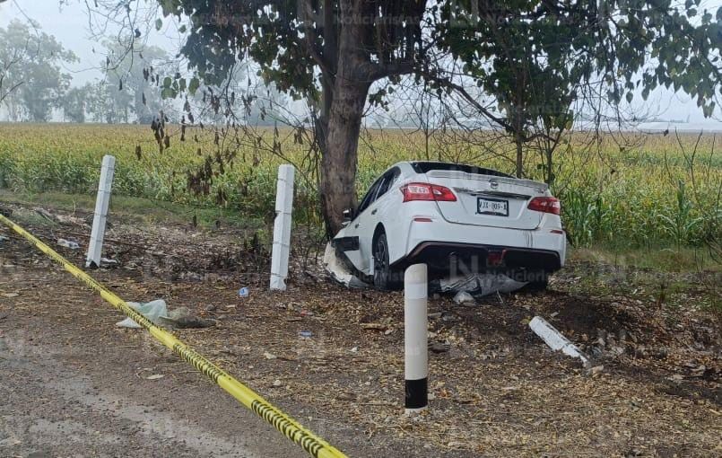 Ejecutan a dos hombres a bordo de un vehículo compacto en La Costera de Culiacán