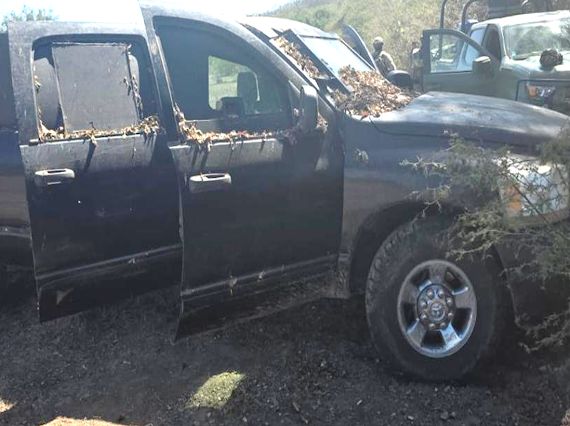 ejercito asegura camioneta con cartuchos y explosivos en san ignacio
