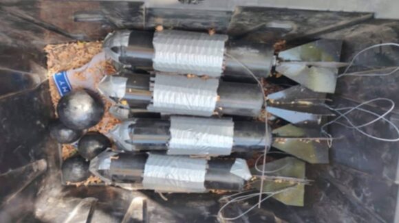 Ejército asegura explosivos improvisados en Agua Caliente de Los Monzón, en Culiacán, Sinaloa