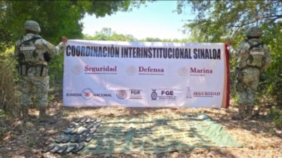 Elementos del Ejército Mexicano aseguran cargadores y más de mil cartuchos en Escuinapa, Sinaloa