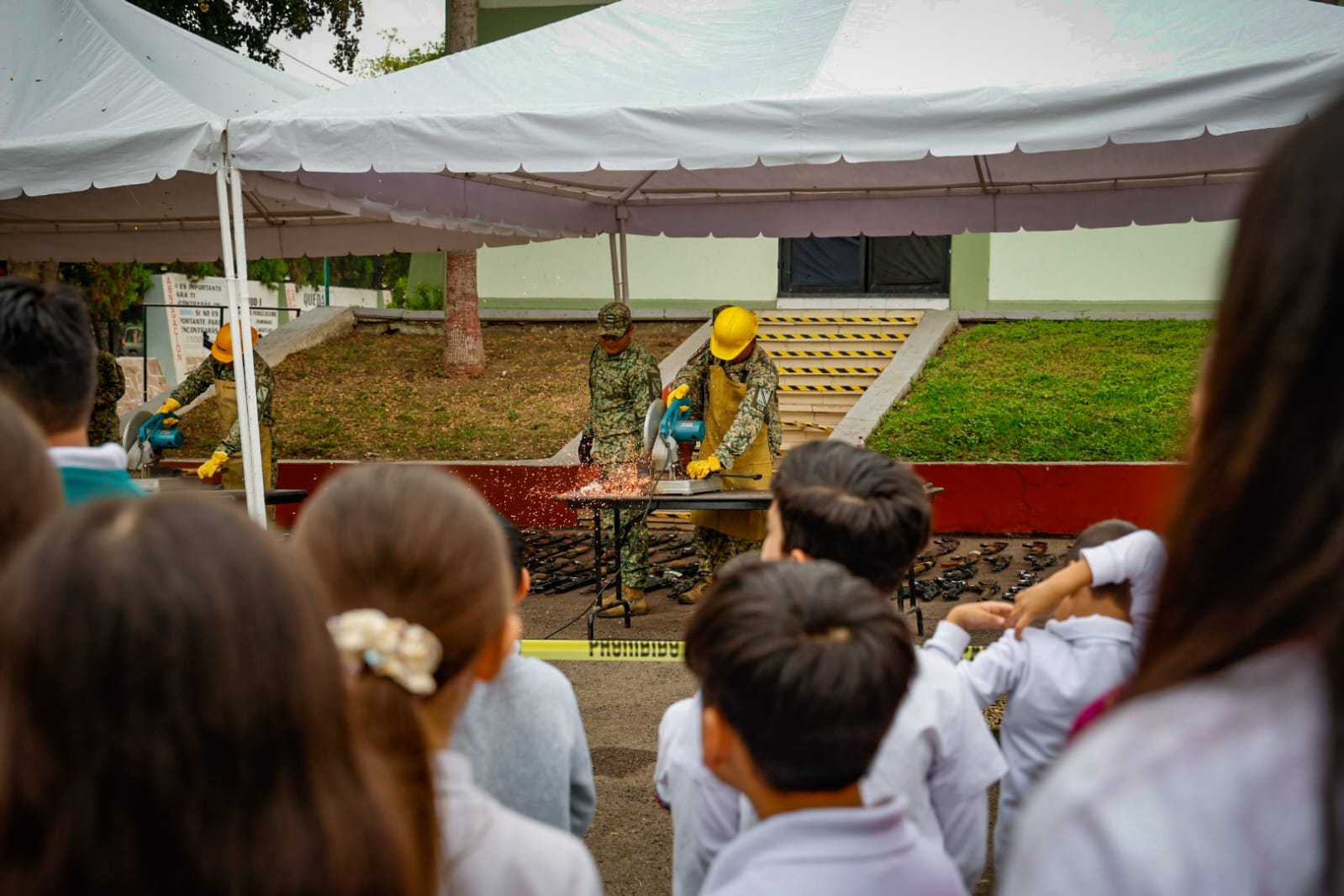 Ceremonia de destrucción de armamento decomisado
