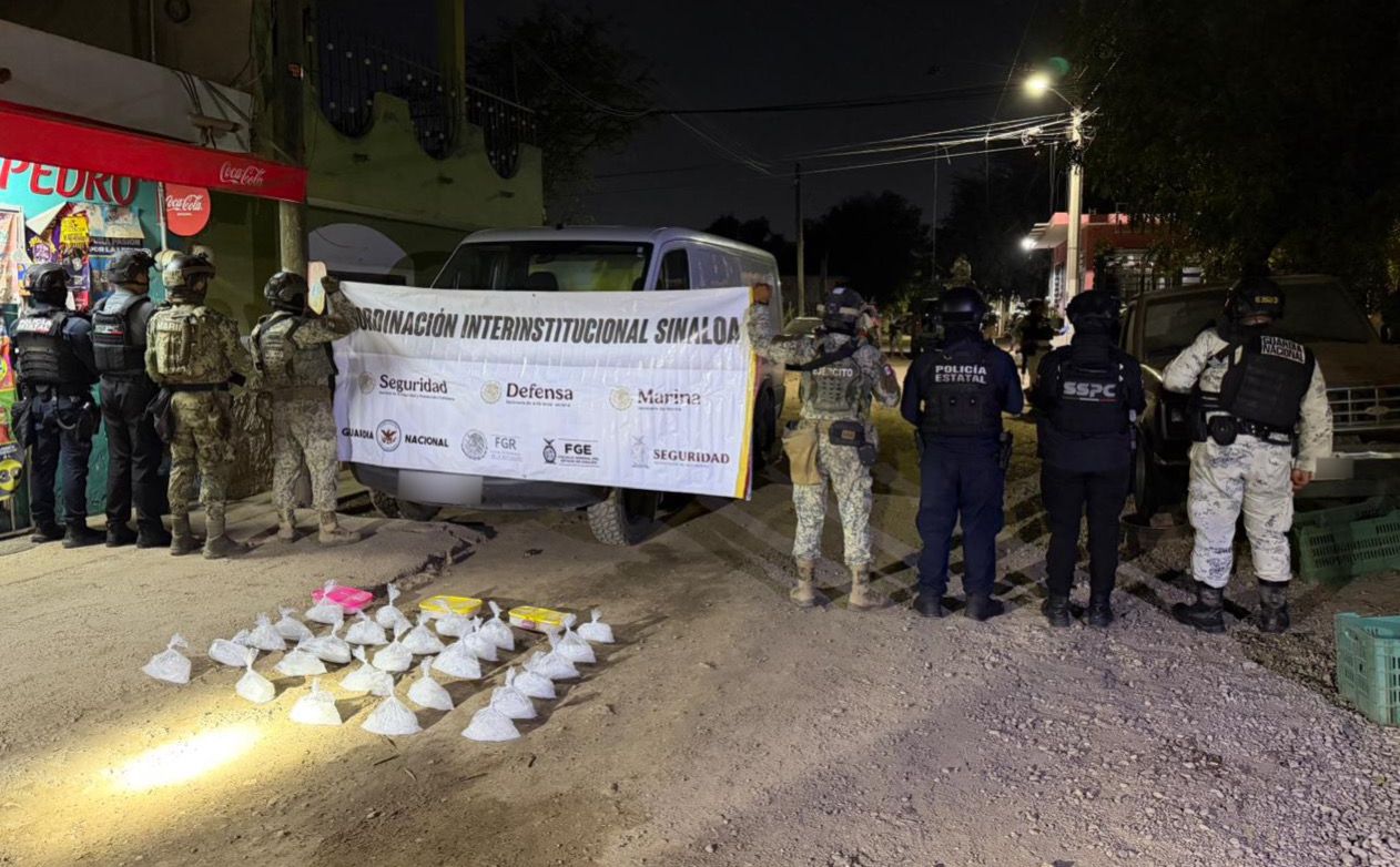 ejercito mexicano asegura camioneta con presunta metanfetamina