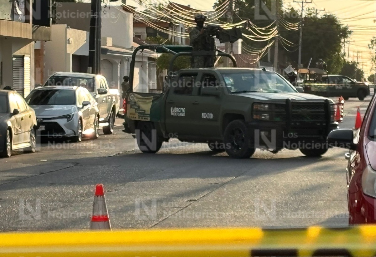Ejército resguarda el sitio donde fue baleada una camioneta del Ayuntamiento