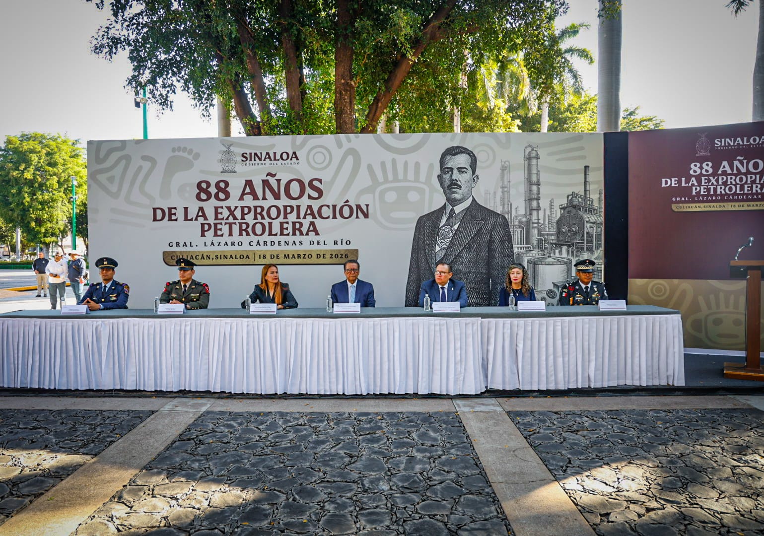 feliciano valle durante la conmemoracion del 88 aniversario de la expropiacion petrolera en mexico