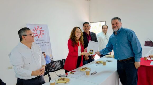 Entregan constancias de Desarrollo Profesional Continuo a contadores de Salvador Alvarado