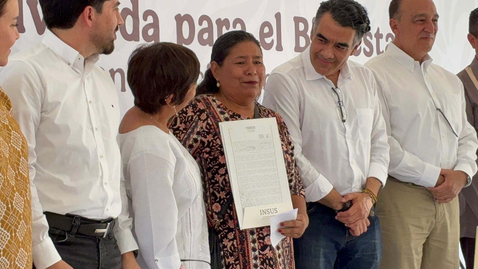 Entrega de escrituras y condonación de créditos Fovissste en Los Mochis