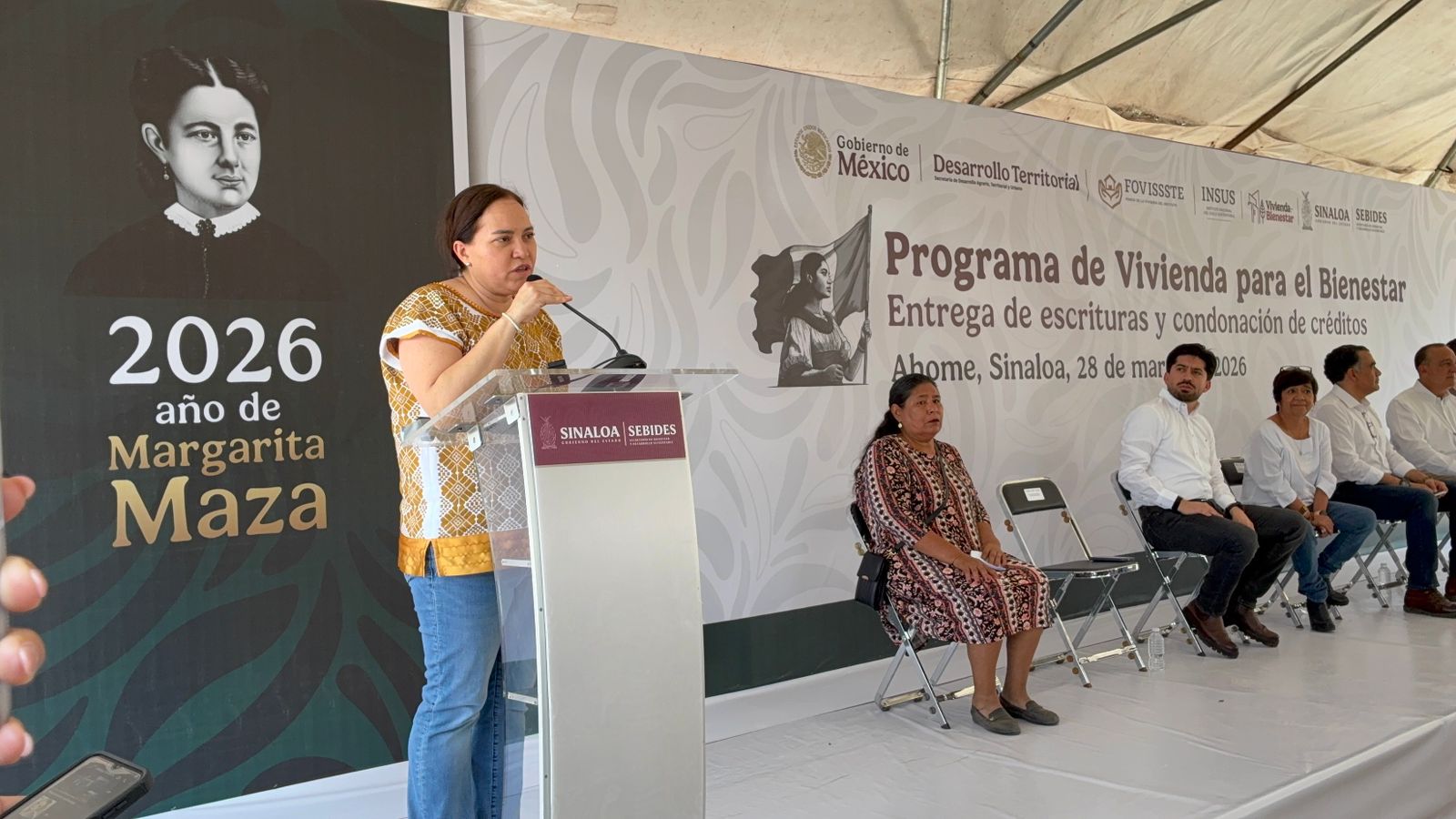 Entrega de escrituras y condonación de créditos Fovissste en Los Mochis