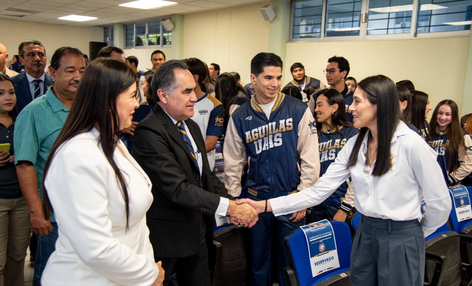 Entrega de estímulos económicos a atletas de la UAS