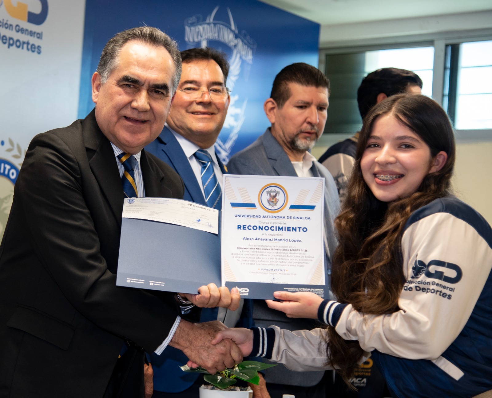 Entrega de estímulos económicos a atletas de la UAS