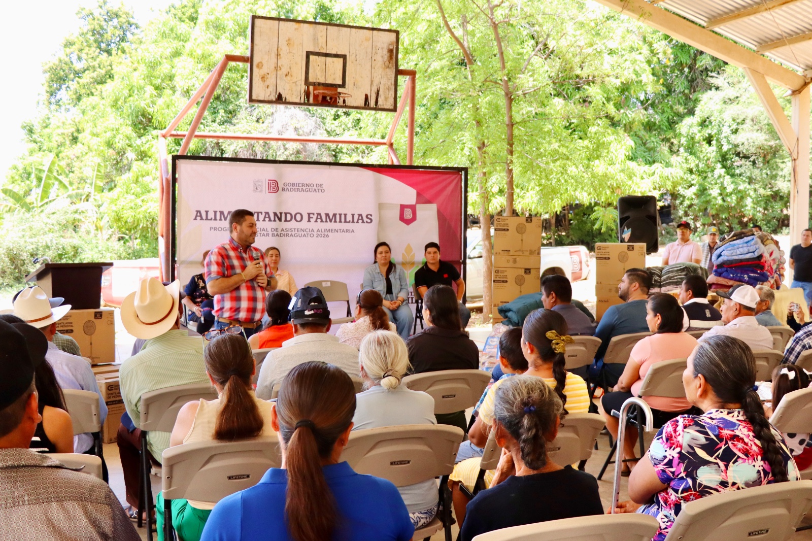 Entrega de harimasa en Cortijos de Guaténipa, Badiraguato