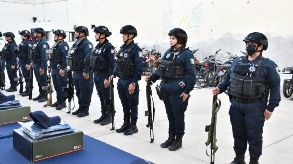 Refuerzan seguridad en Mocorito, Sinaloa, con entrega de uniformes a policías municipales