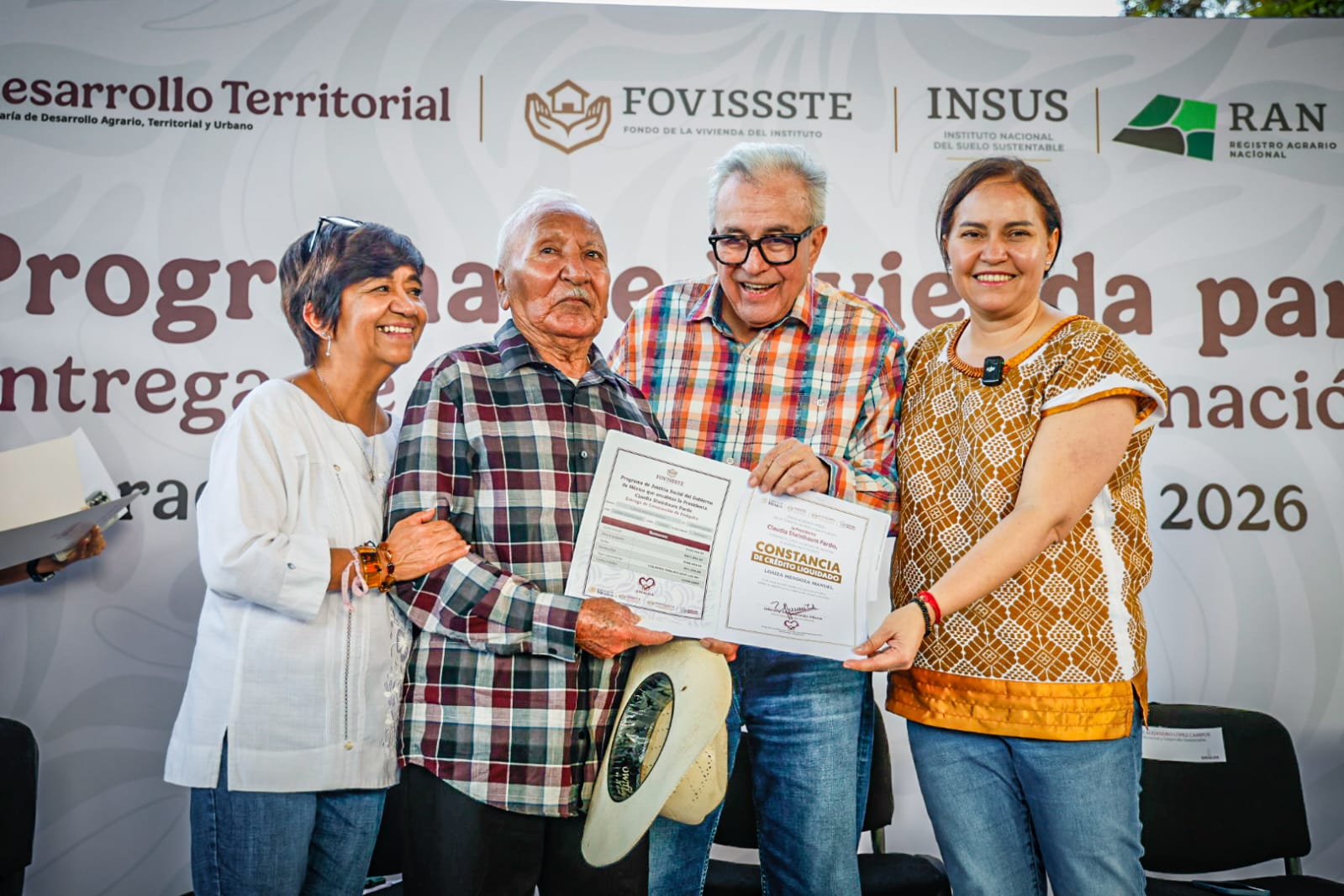Entregan acciones de certeza jurídica del RAN, Insus y Fovissste