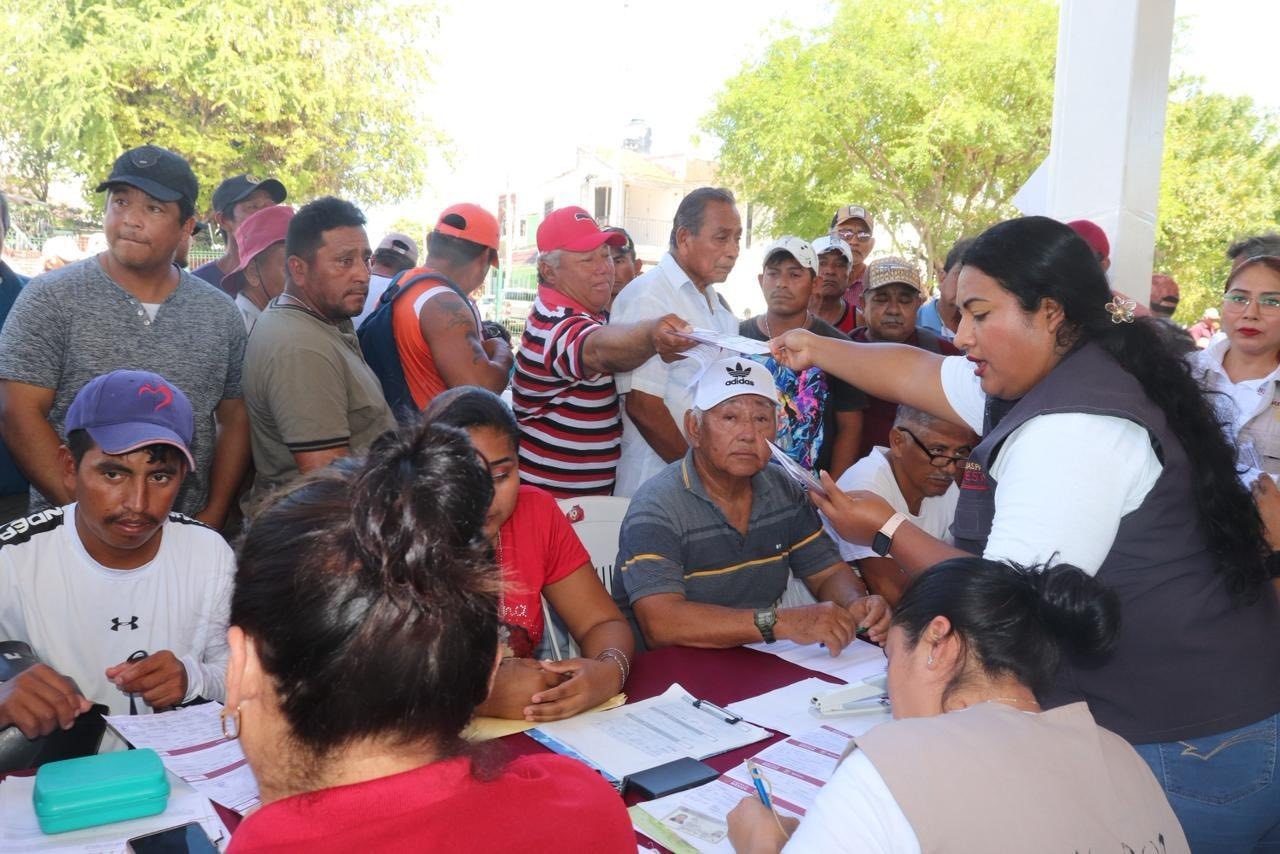 Entregan apoyo del Bienpesca en Mazatlán, Sin.