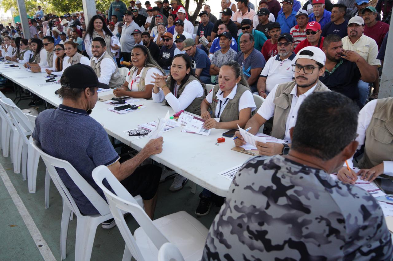 Entregan apoyo del Bienpesca en Mazatlán, Sin.