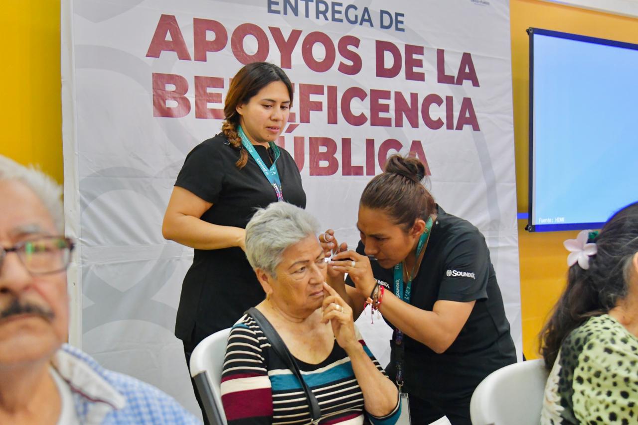 Entrega de auxiliares auditivos en la región del Évora, Sinaloa