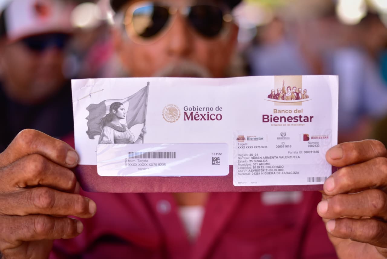 Entregan Bienpesca a pescadores de Ahome