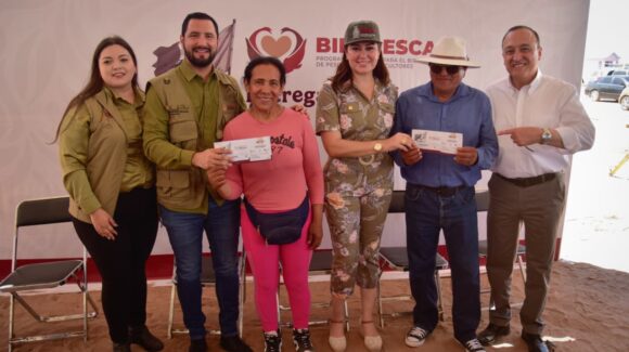 Entregan tarjetas Bienpesca a 6 mil 500 pescadores en Ahome, Sinaloa