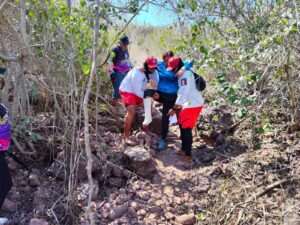 Escuadrón Acuático rescata a mujer herida en Isla de Venados, Mazatlán