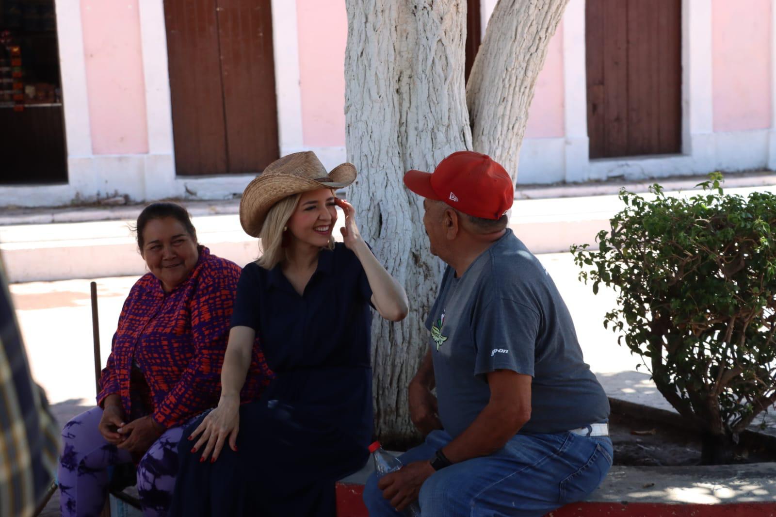 Estrella Palacios visita La Noria, Mazatlán, Sin.