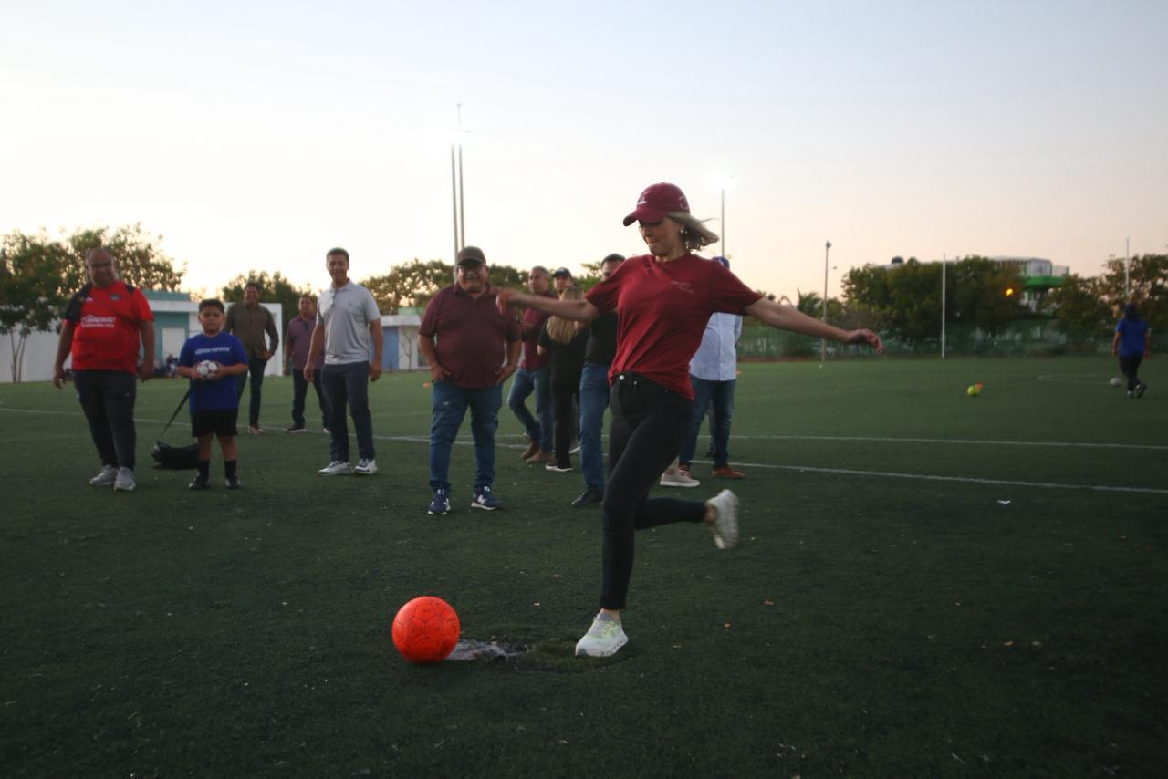 Estrella Palacios visita la Unidad Deportiva Benito Juárez