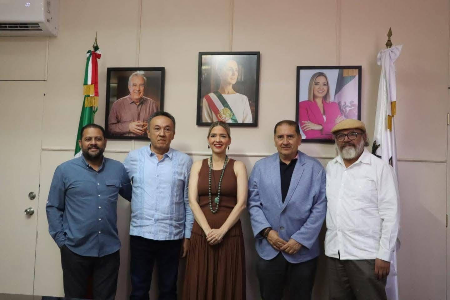 Estrella Palacios y autoridades culturales se reúnen en Mazatlán, Sinaloa
