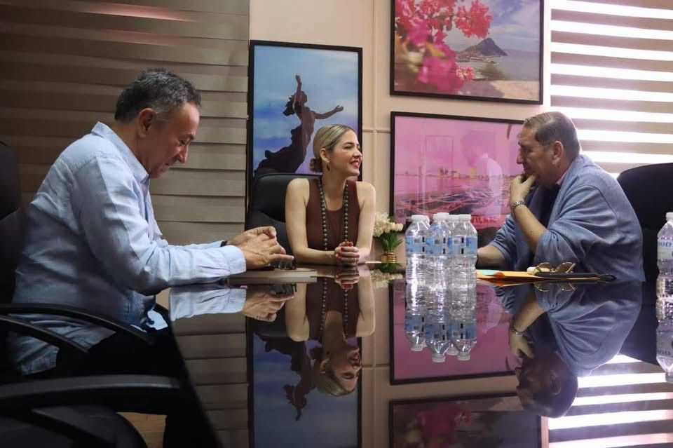 Estrella Palacios y autoridades culturales se reúnen en Mazatlán, Sinaloa