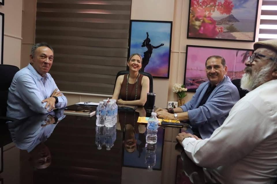 Estrella Palacios y autoridades culturales se reúnen en Mazatlán, Sinaloa