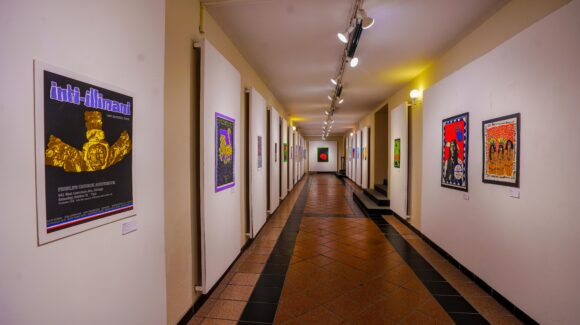 Arte que protesta: inauguran en Mazatlán, Sinaloa, la exposición ‘Carteles de la Mission’, símbolo del activismo chicano
