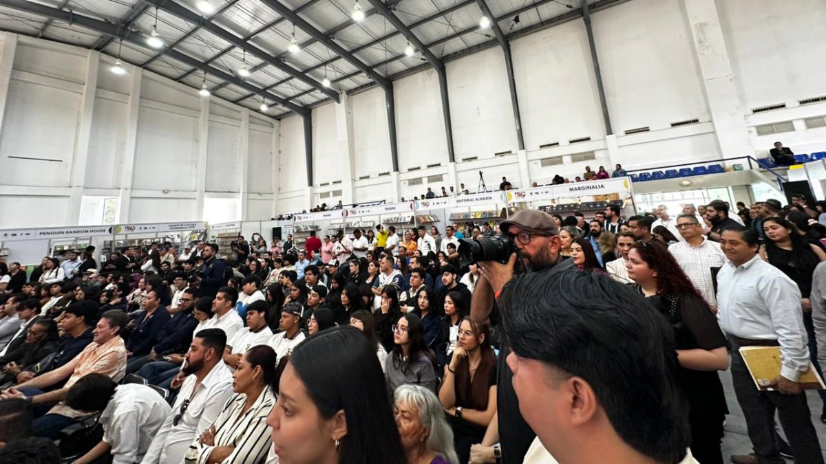 feria del libro uas en mazatlan evento