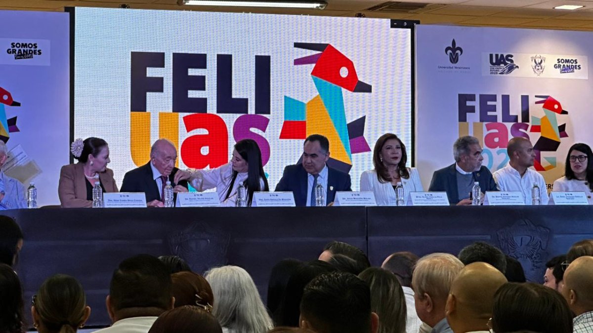 feria del libro uas en mazatlan mesa