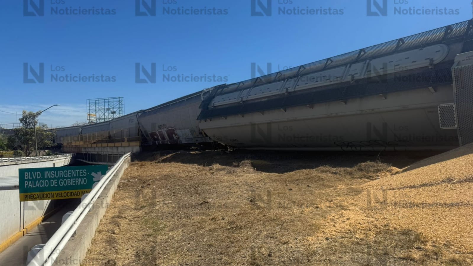 ferrocarril volcado en culiacan sinaloa iba cargado de granos