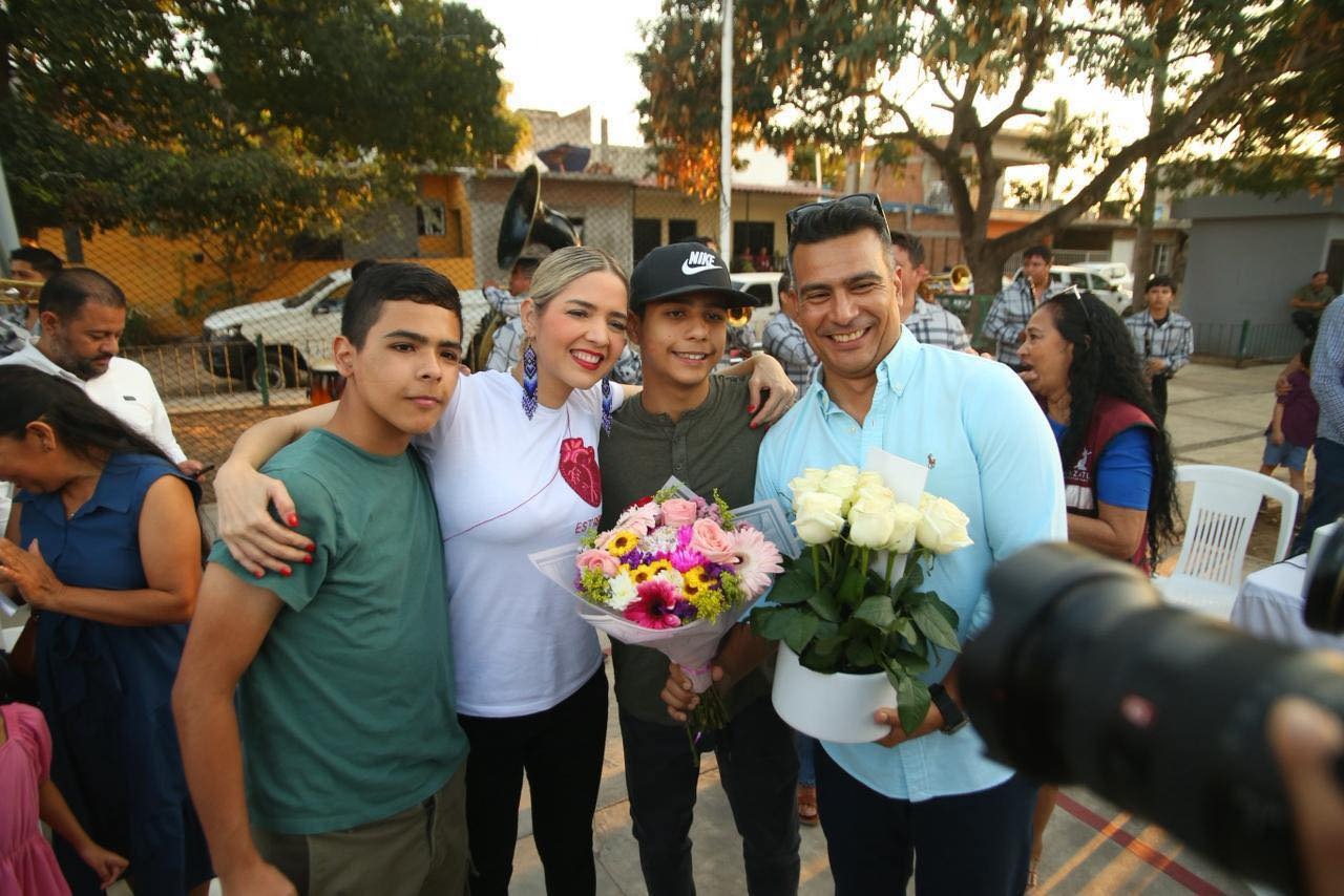Festejo de Estrella Palacios en jornada de "Contigo Mazatlán"