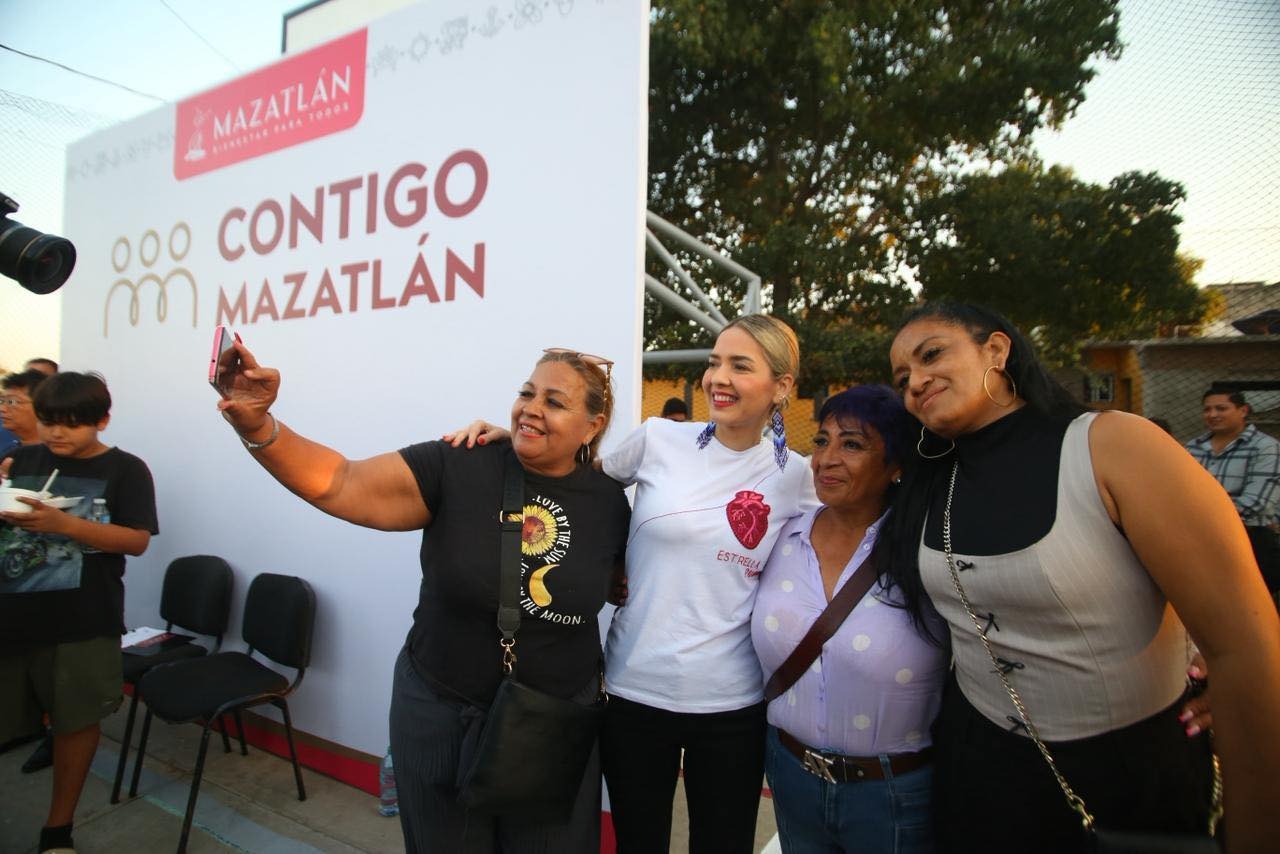 Festejo de Estrella Palacios en jornada de "Contigo Mazatlán"