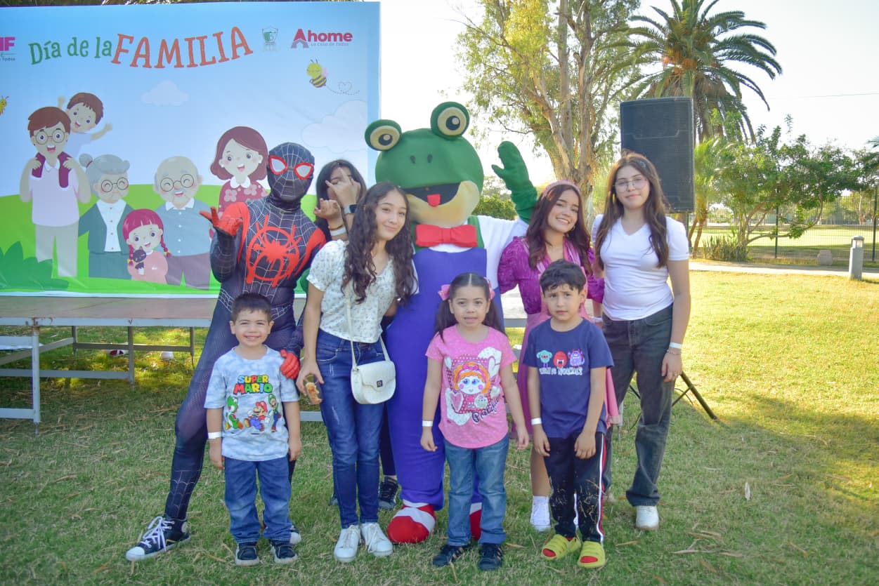Festejo por el Día de la Familia en el Parque Sinaloa de Los Mochis