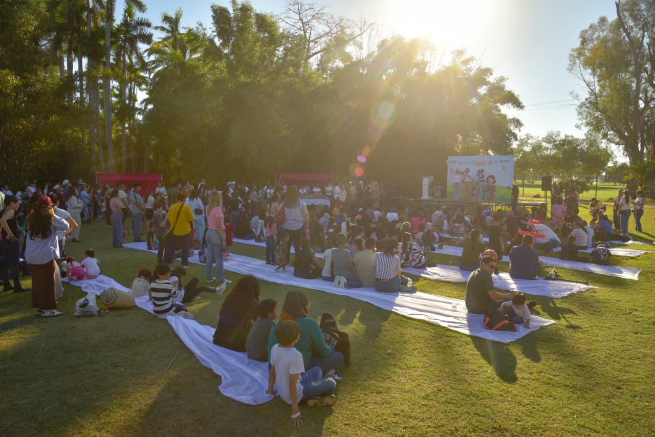 Festejo por el Día de la Familia en el Parque Sinaloa de Los Mochis