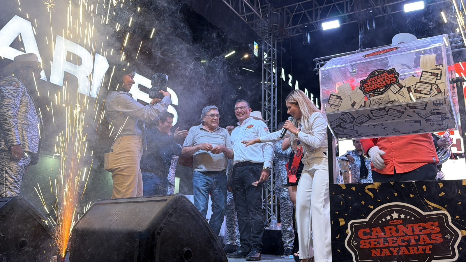 francisco luis ramirez fue el ganador de la camioneta jac farison en mazatlan