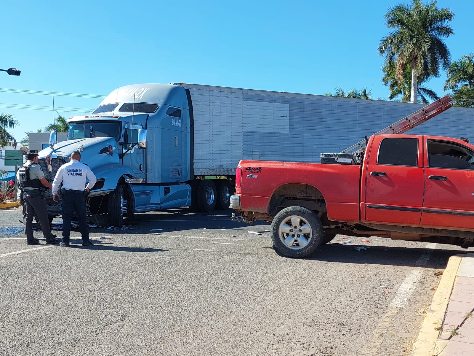 un fuerte accidente ocurre en la ciudad de guamuchil sinaloa