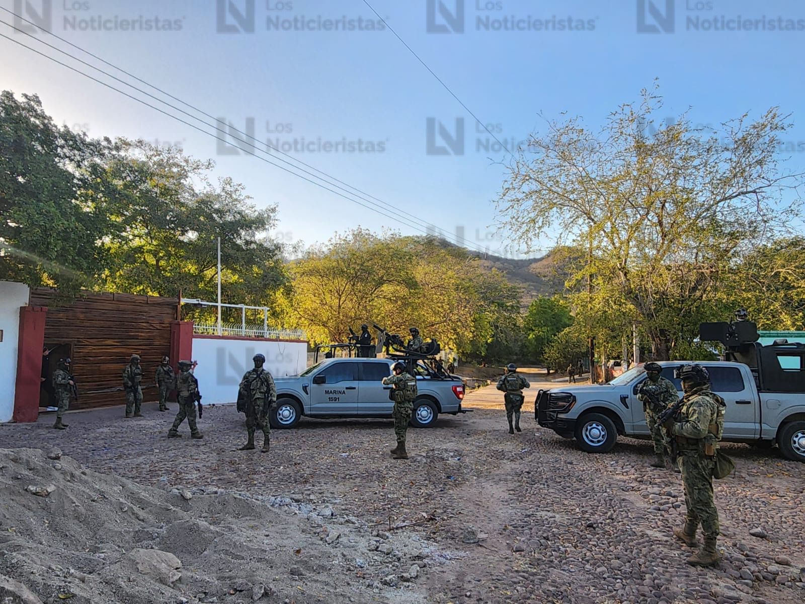 fuerzas federales irrumpieron esta madrugada en una finca de ismael el mayo zambada en el alamo culiacan