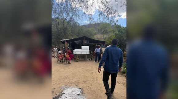 Cubre Ayuntamiento de Choix gastos funerarios de Emiliana, niña muerta por rickettsiosis