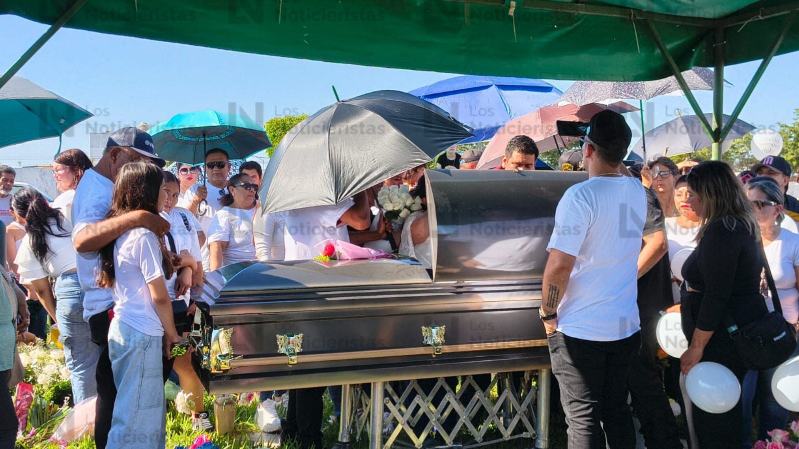 Funeral de Rubí Patricia, madre rastreadora, en Mazatlán